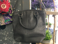 Thirty-one Charcoal Pepple Purse (new)