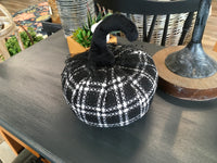 Plaid Cloth Black and White Pumpkin