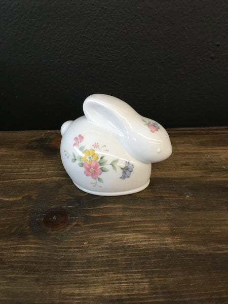 Porcelain bunny ring box