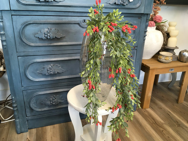 Nottingham Hanging Red Berry