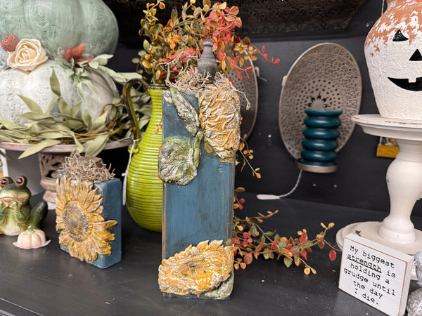 Tall wood slab Pumpkin with 2 Sunflowers
