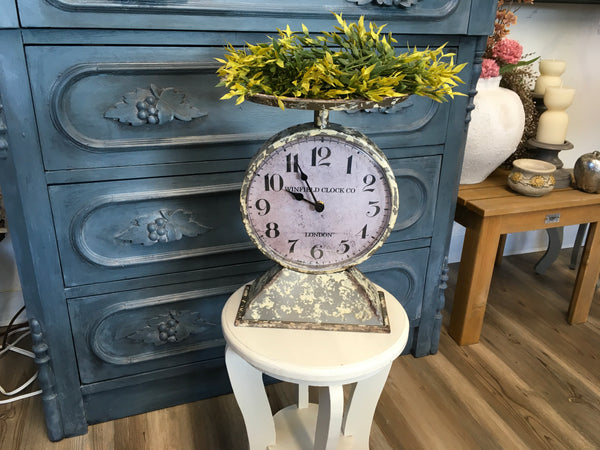 Antique-Look Scale Clock