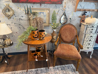 Ethyl the vintage looking chair
