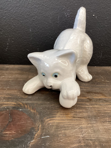 White kitty cat #1