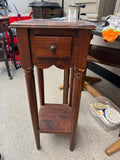 Gavin the scalloped side table