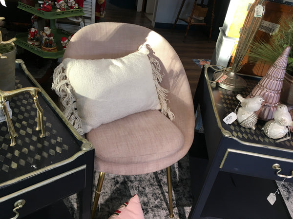 Off-white chenille pillows/tassels