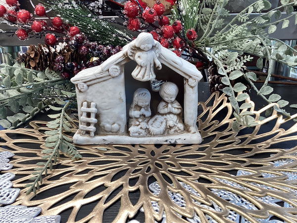Ivory mini manger