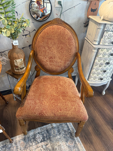 Ethyl the vintage looking chair