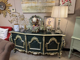 Helen the drop-dead gorgeous Green dresser!